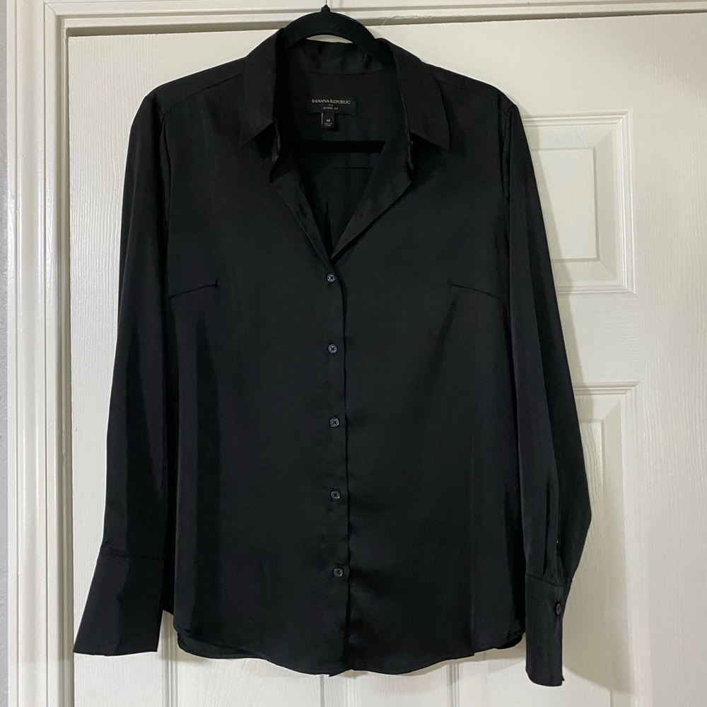 Banana Republic Silk Classic Fit Button Up